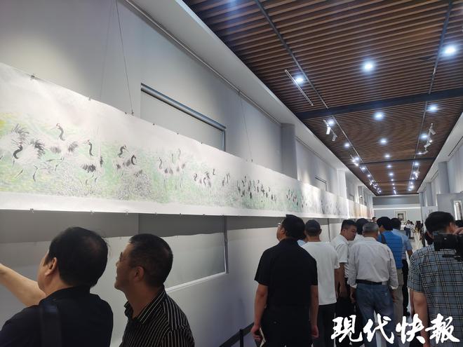 画家季承业38米《湿地之光》长卷在盐城首展