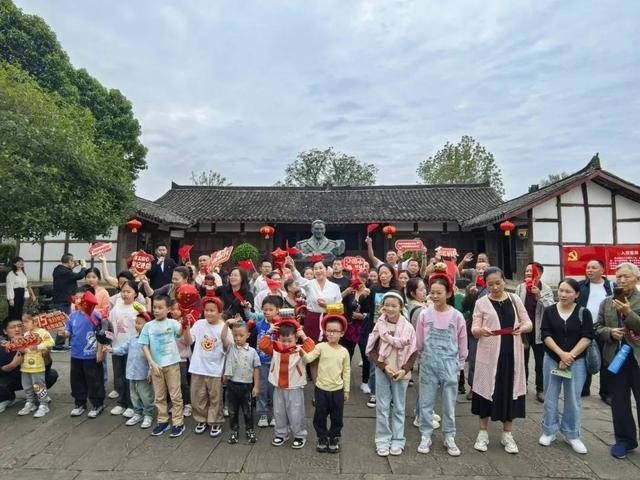 九游娱乐：40余场活动精彩纷呈四川南充国庆文旅市场“假日经济”活力足(图4)