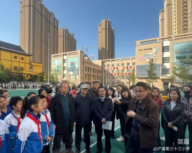 九游娱乐文化：书润童心·画绘未来——浐灞三十三小第六届校园艺术节暨书画进校园活动(图9)