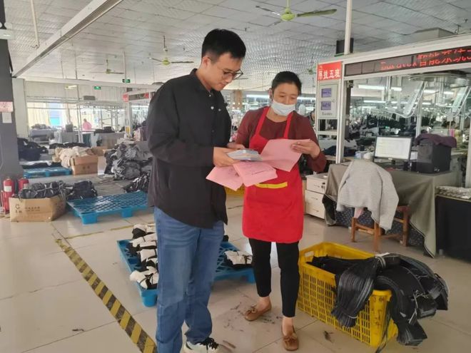 峄城区坛山街道开展社保精准扩面宣传活动(图4)