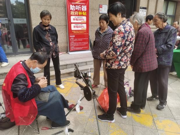 九游娱乐：企退11月便民服务温暖你我的贴心之举(图2)