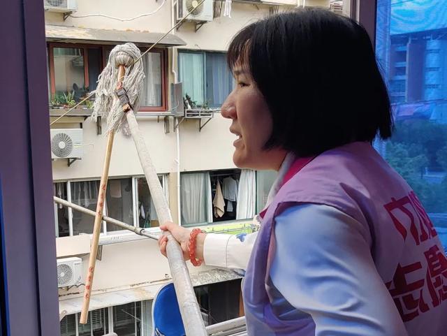 九游娱乐文化：创新“微格分色”工作法“精准”守护居民的幸福生活(图3)