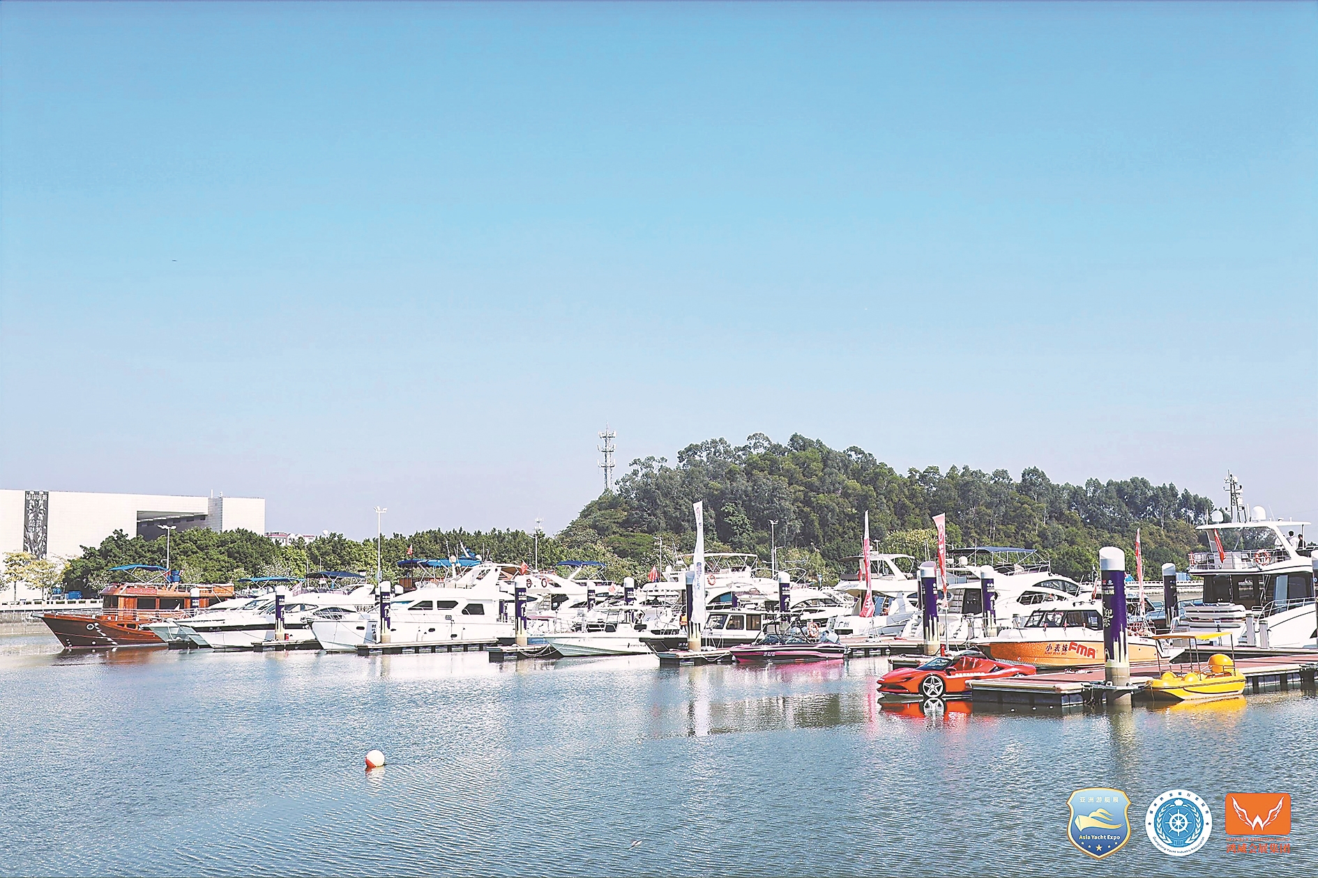 九游娱乐文化：奔向“新蓝海”游艇旅游成海洋休闲新热点正从高端奢华向大众消费“潜力股”转变(图2)