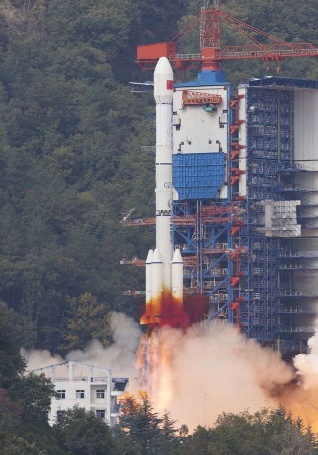 早八条丨长白山位列2024冬季热门冰雪游景区榜首！我国成功发射通信技术试验卫星十三号(图6)