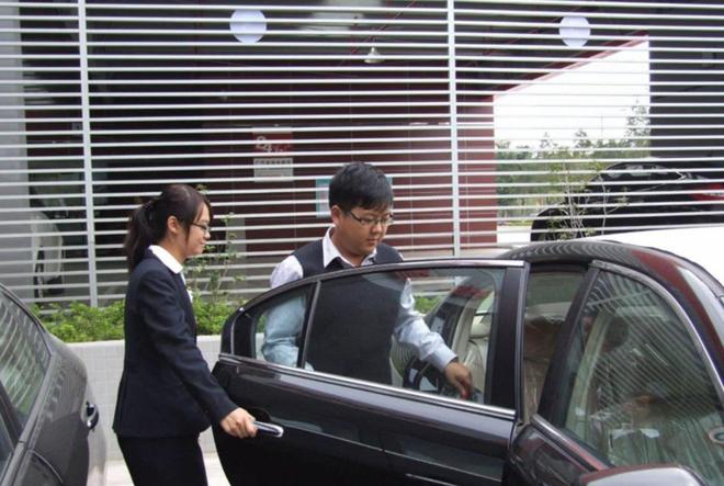 九游娱乐文化：“中国式养车”存在3大怪象！专家叹气：都是“穷人思维”在作祟(图2)