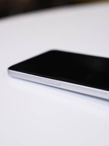 一按出片OPPOFindX8Pro“抓拍快启键”官宣比iPhone16PM还轻薄