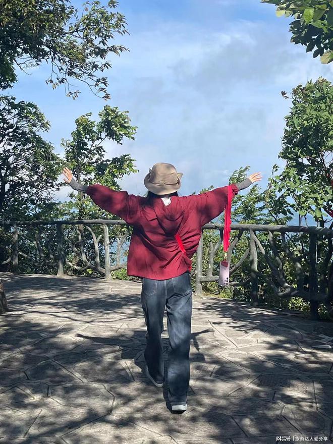 九游娱乐文化：张家界旅游三个人需要多少钱？张家界旅游3个人需要多少钱？