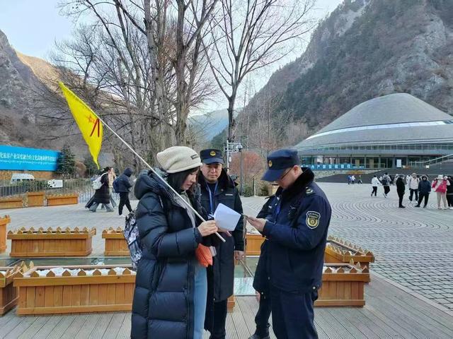 九游娱乐：避免“不合理低价团”陷阱成都至九寨黄龙等12条热点旅游路线有了跟团“参考价”(图2)