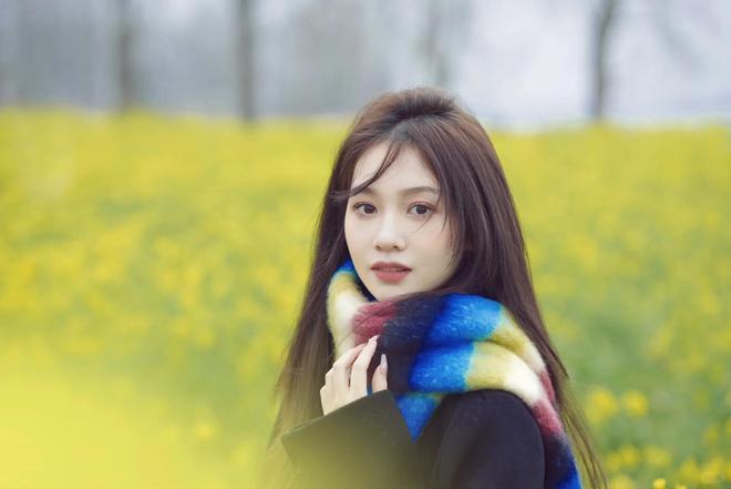 九游娱乐：油菜花海拍照技巧：10个姿势让你拍出高级大片感(图7)