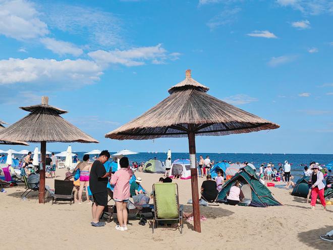 九游娱乐：现象级文旅热点！泛北戴河旅游旺季一房难求(图2)