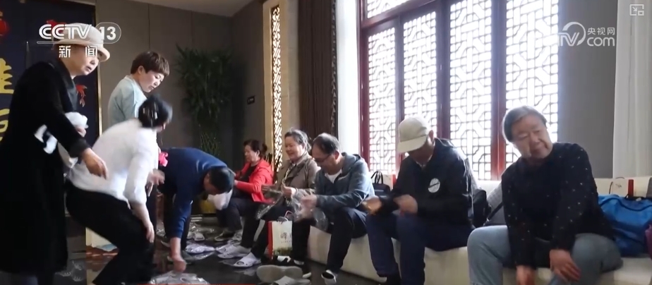 九游娱乐：“车票+景区+酒店”织就辐射网银发列车构建移动文化消费体验空间(图6)