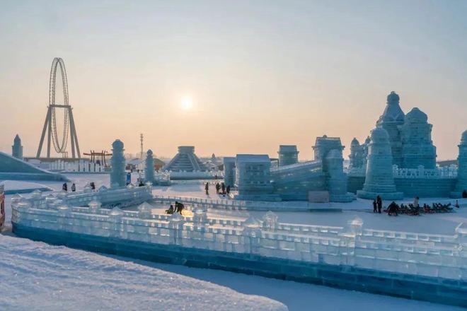 九游娱乐：花费超6000亿元春节旅游市场“热辣滚烫”2024年还有哪些值得关注的文旅新趋势？(图2)
