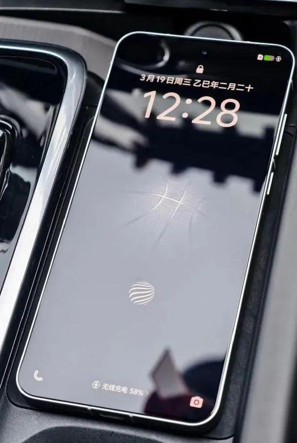 全新直屏旗舰横评：vivoX200SVS小米16VSOPPOFindX8谁是直屏王者？(图2)