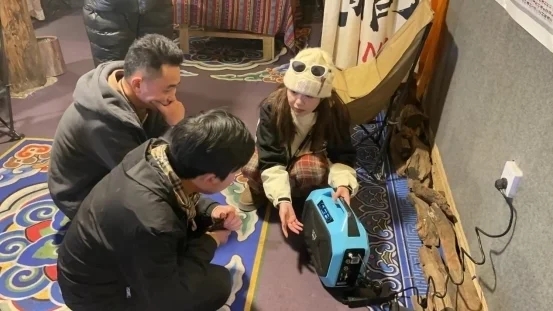 九游娱乐：吸氧或许正在成为高原旅游的“用电一样刚需”(图3)