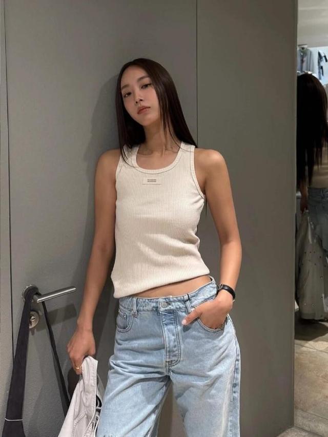 懒人必看!时尚博主HYeli的CleanFit穿搭+拍照速成法(图3)