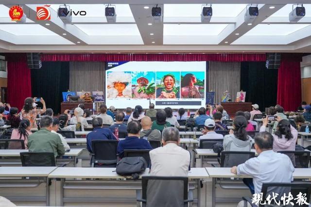 凤凰・vivo摄影俱乐部第三期“手机影像课堂”于金陵老年大学开授第二次课