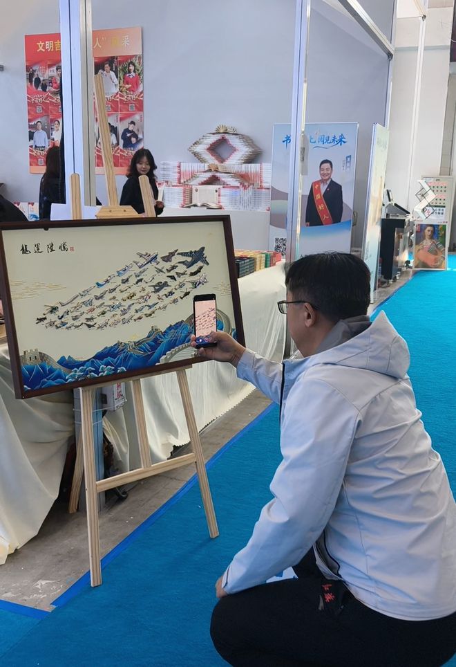 红人解码书香密码KOL探展团解锁东北书博会(图2)