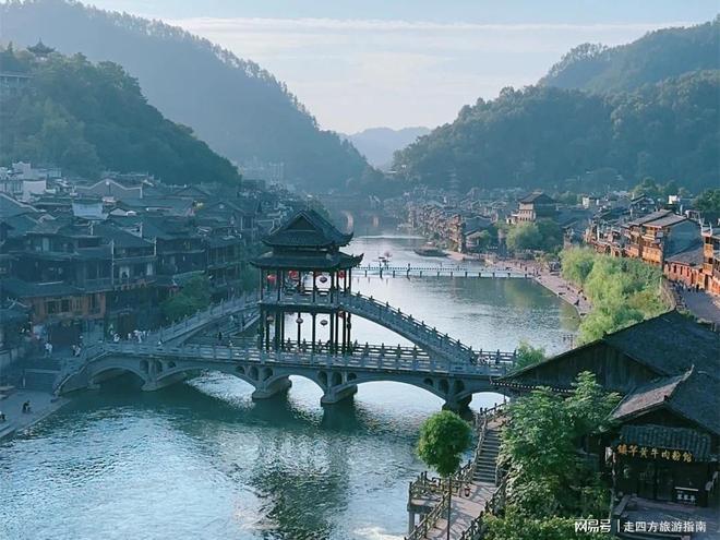 张家界旅游攻略：近期家庭游五天四晚行程路线凤凰古城芙蓉镇(图2)