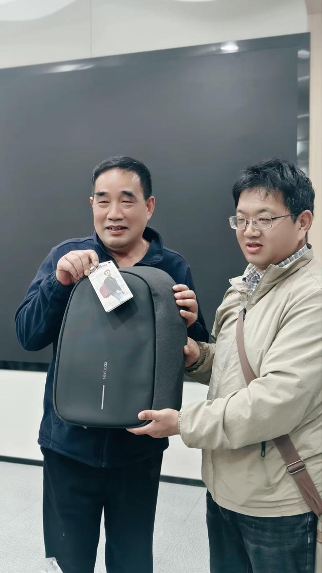 光影交织定格精彩人像摄影技巧分享交流活动在鄂州人才之家举行(图3)