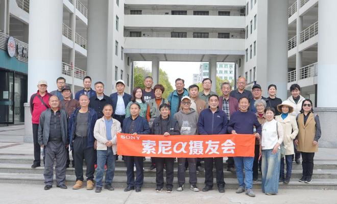 光影交织定格精彩人像摄影技巧分享交流活动在鄂州人才之家举行(图9)
