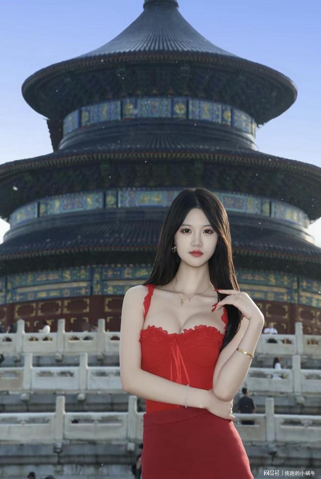 “九游娱乐：旅游街拍：拍的不是风景是那一刻
