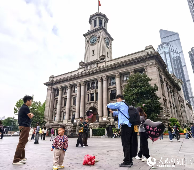 “湖北武汉：老字号变流量地标茶文旅催生消费